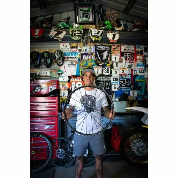 Paire De Roues MAVIC DEEMAX PRO SAM HILL 27,5'' Axe Av. 15x110 Mm - Ar. 12x148 Mm Boost 20 Paire De Roues MAVIC DEEMAX PRO SAM HILL 27,5'' Axe Av. 15x110 Mm - Ar. 12x148 Mm Boost – Image 18