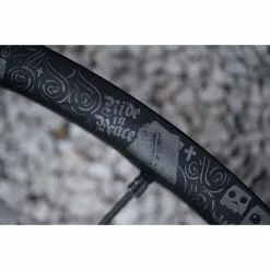 Paire De Roues MAVIC DEEMAX PRO SAM HILL 27,5'' Axe Av. 15x110 Mm - Ar. 12x148 Mm Boost 33 Paire De Roues MAVIC DEEMAX PRO SAM HILL 27,5'' Axe Av. 15x110 Mm - Ar. 12x148 Mm Boost -Roues VTT 29 Soldes Magasin 600x600 165664 155326691665 1