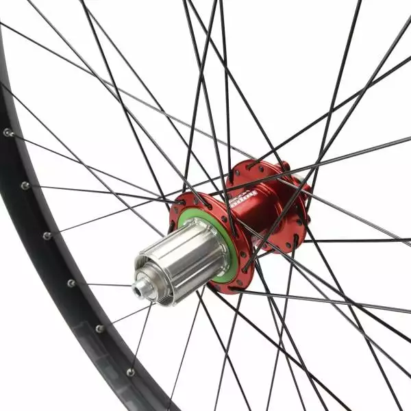 Roue Arrière HOPE FORTUS 35W 27,5'' Axe 9x135/12x142 Mm Rouge 9 Roue Arrière HOPE FORTUS 35W 27,5'' Axe 9x135/12x142 Mm Rouge – Image 7